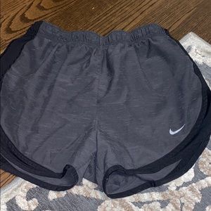 NIKE GRAY & BLACK SHORTS